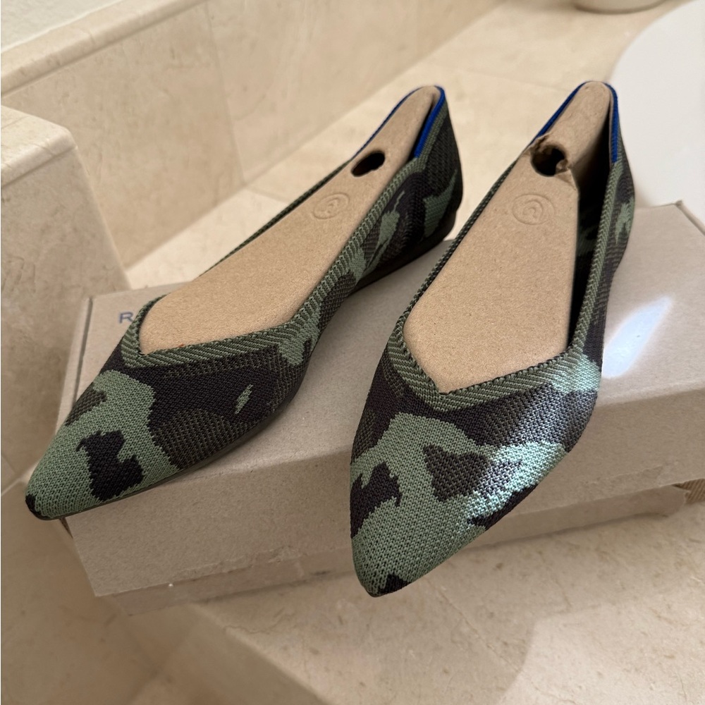 Rothys the Point Camouflage Flats